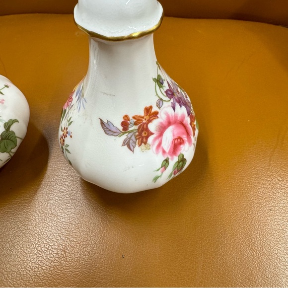 Salt & Pepper Set Derby Posies by ROYAL CROWN DERBY Bone China Vintage - Picture 3 of 9